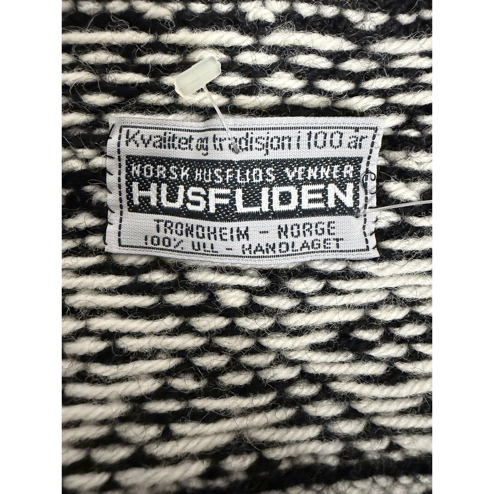 Husfliden, traditional Norwegian wool sweater, Setesdal Style, Medium - Picture 5 of 6